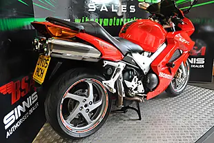 Used 2005 Honda VFR800 Red - Interior and Exterior details 13