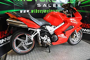 Used 2005 Honda VFR800 Red - Interior and Exterior details 14