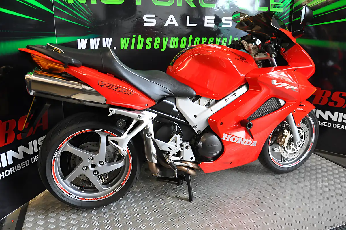 Used 2005 Honda VFR800 Red - Interior and Exterior details 14