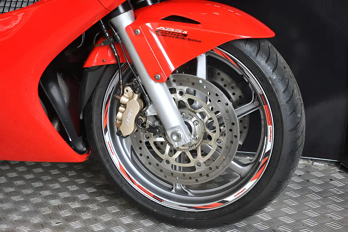 Used 2005 Honda VFR800 Red - Interior and Exterior details 15