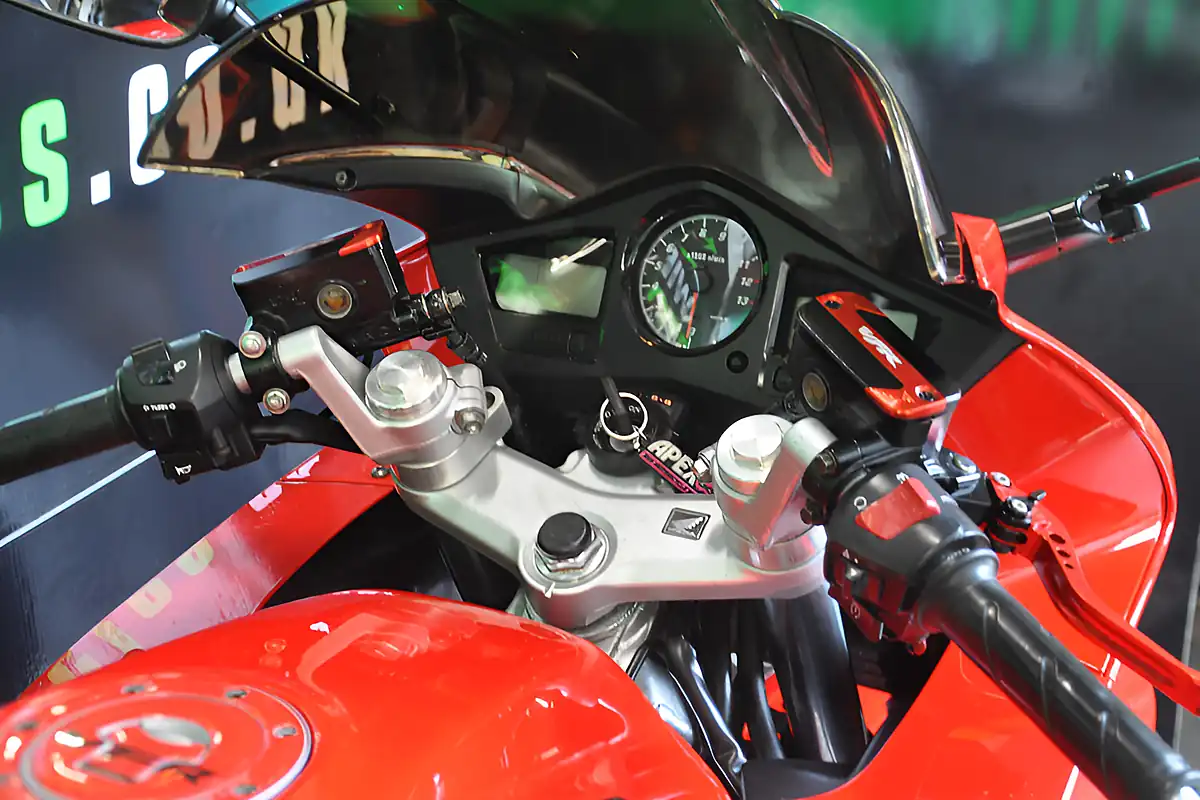 Used 2005 Honda VFR800 Red - Interior and Exterior details 19