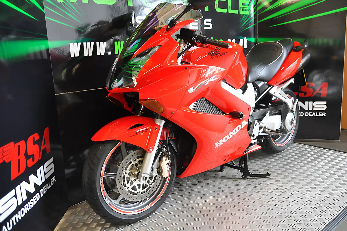 Used 2005 Honda VFR800 Red - Interior and Exterior details 3