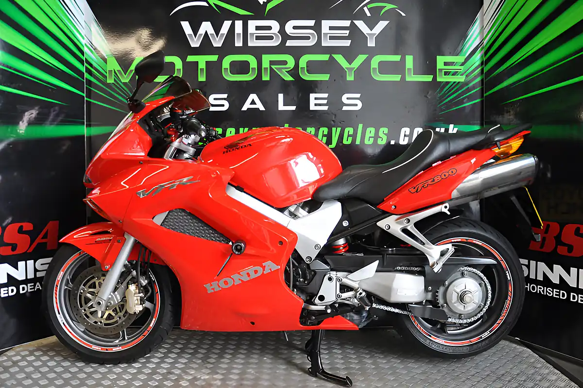 Used 2005 Honda VFR800 Red - Interior and Exterior details 4