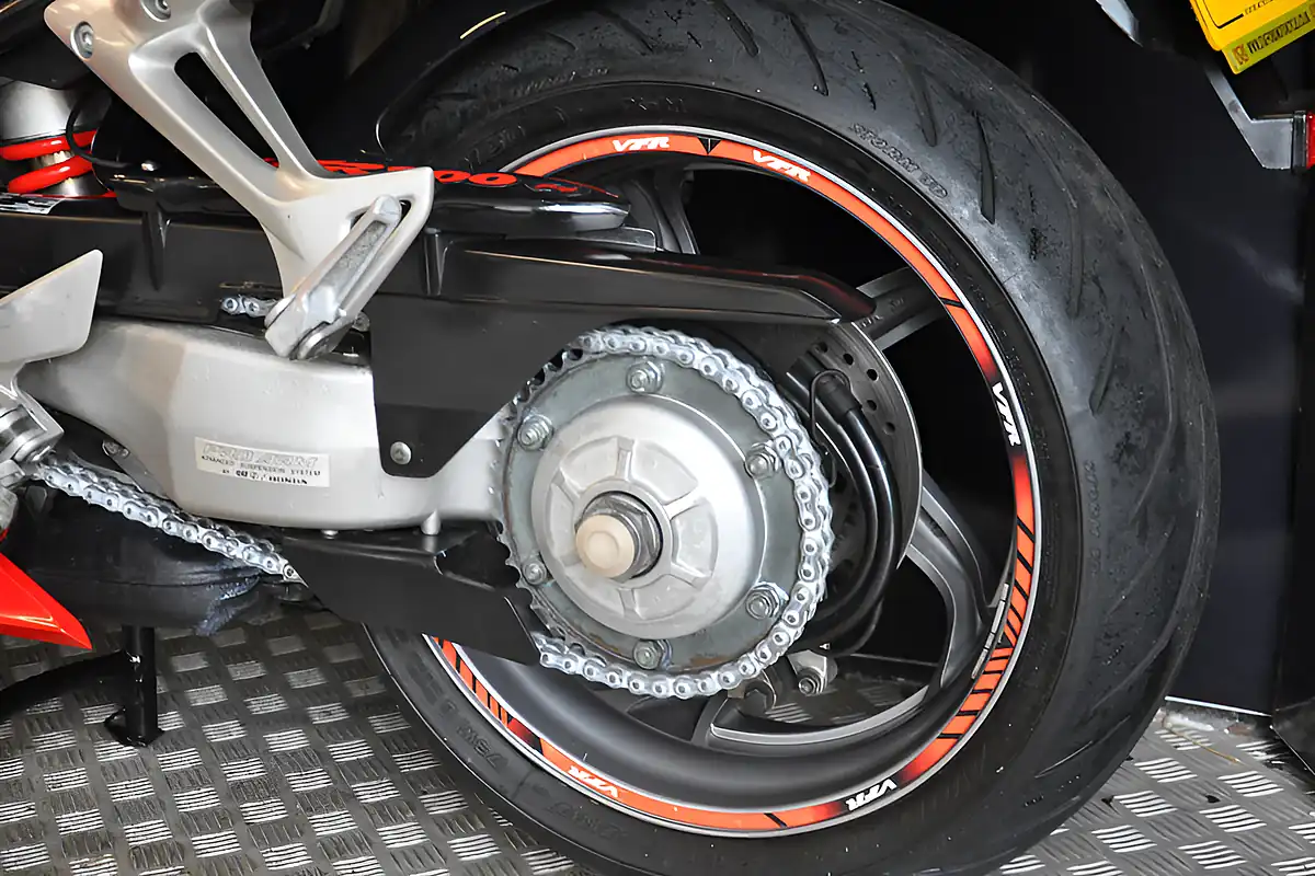 Used 2005 Honda VFR800 Red - Interior and Exterior details 6