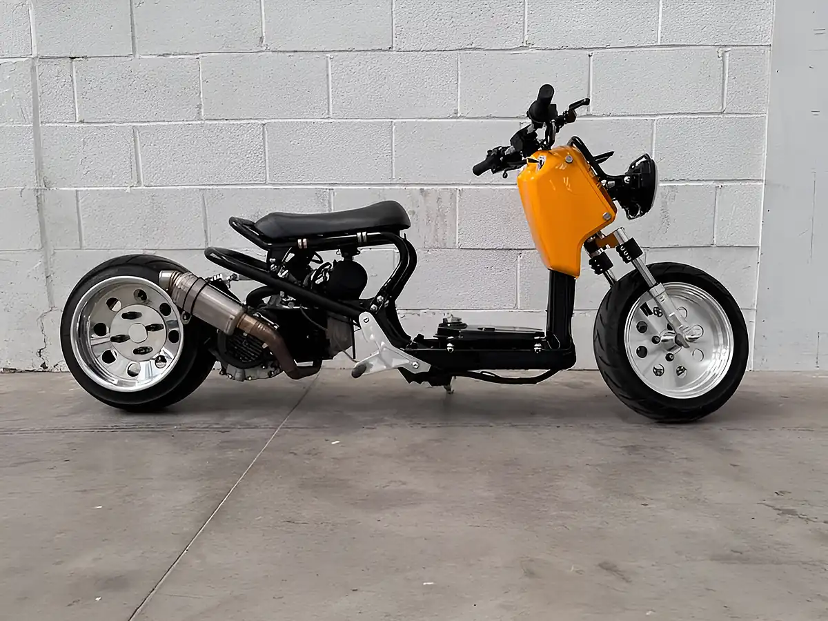 Used 2005 Honda Zoomer 50 - Front View