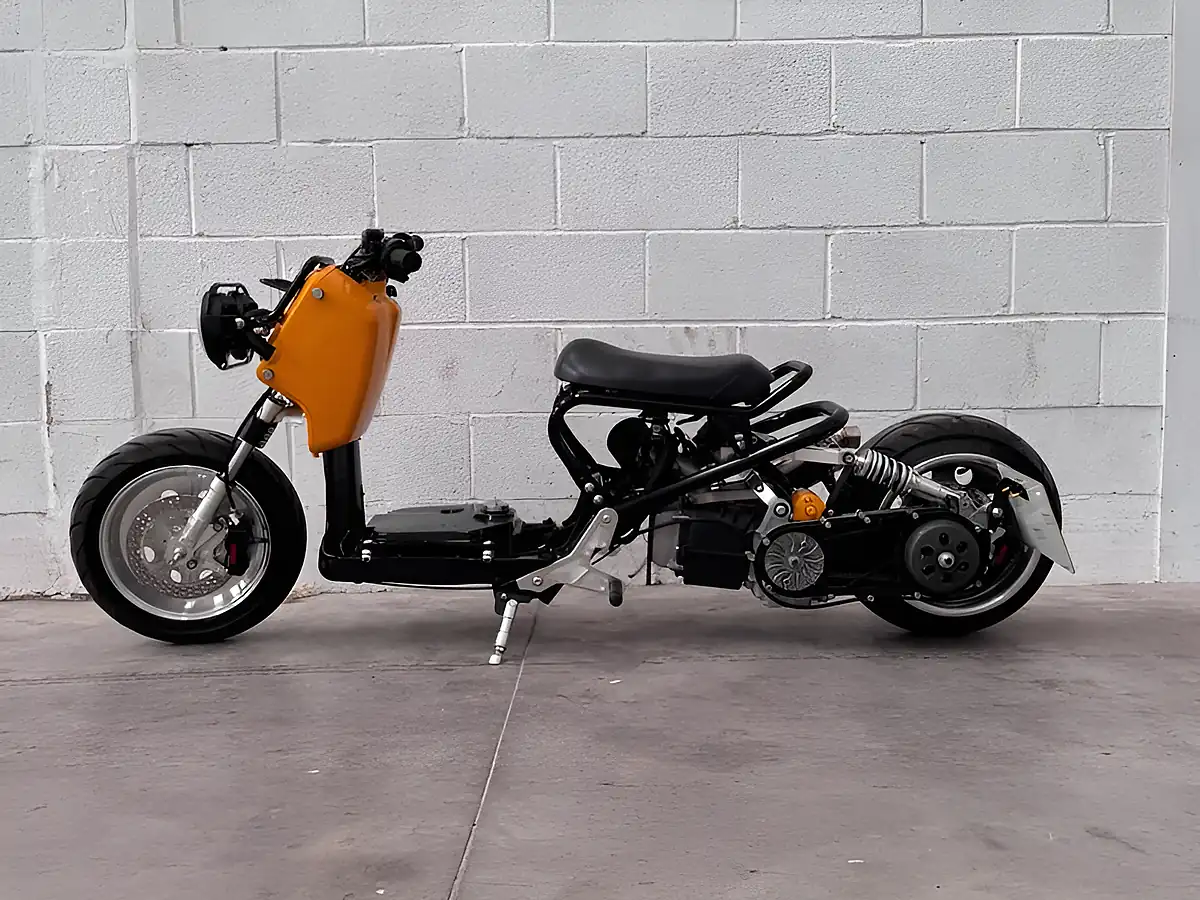 Used 2005 Honda Zoomer 50 - Interior and Exterior details 2
