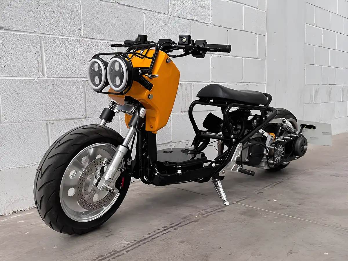 Used 2005 Honda Zoomer 50 - Interior and Exterior details 3