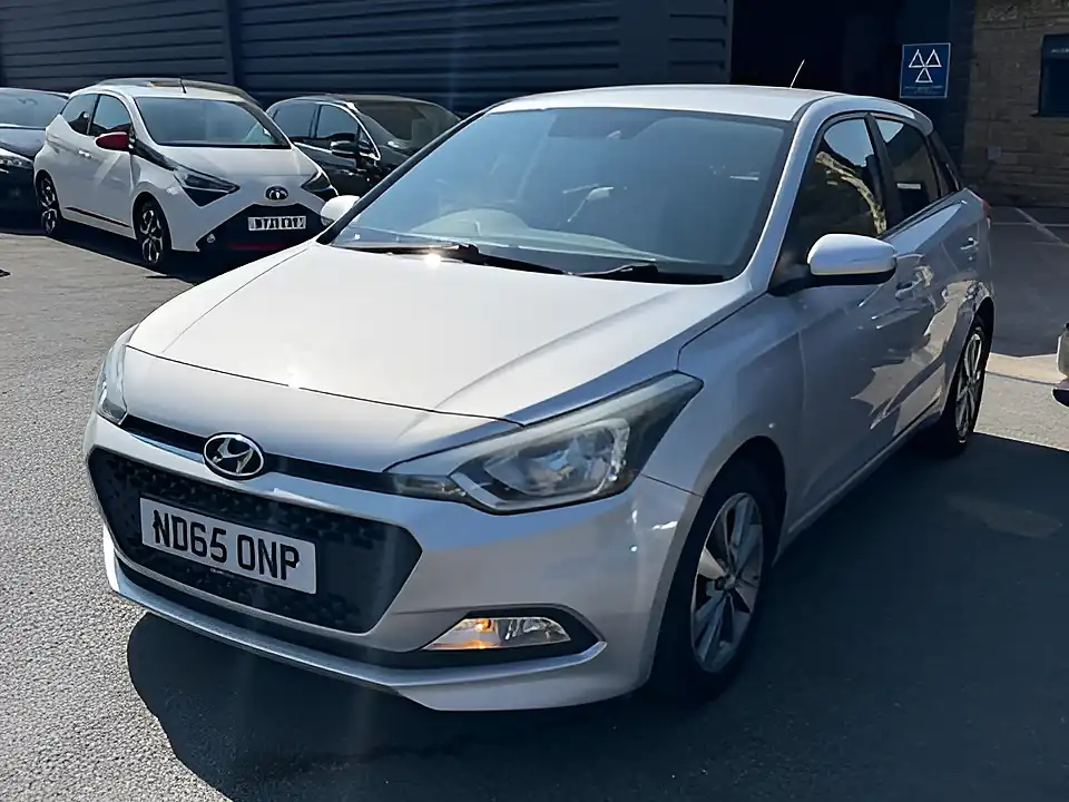 Used 2005 Hyundai i20 Se Blue Drive Silver - Interior and Exterior details 3