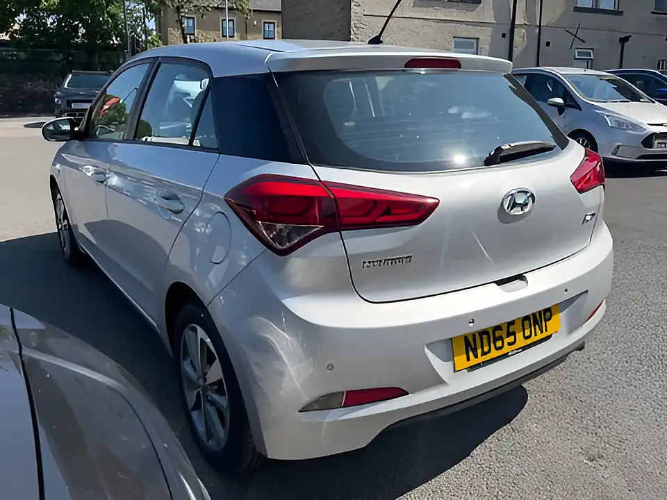 Used 2005 Hyundai i20 Se Blue Drive Silver - Interior and Exterior details 4