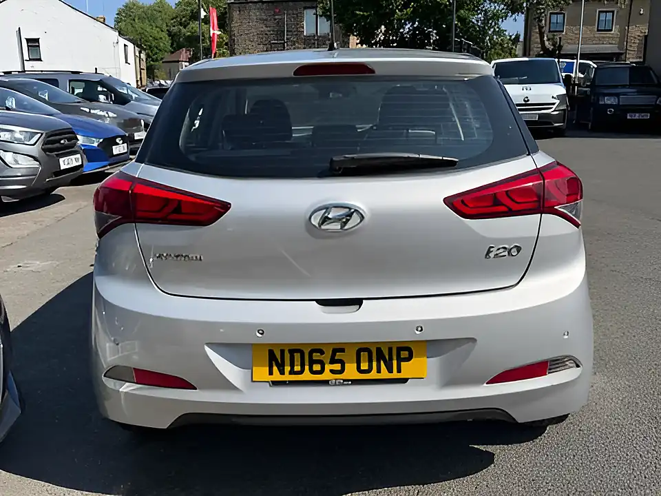 Used 2005 Hyundai i20 Se Blue Drive Silver - Interior and Exterior details 5