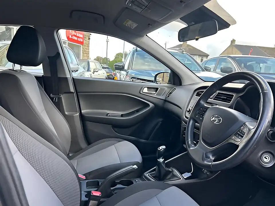 Used 2005 Hyundai i20 Se Grey - Interior and Exterior details 3