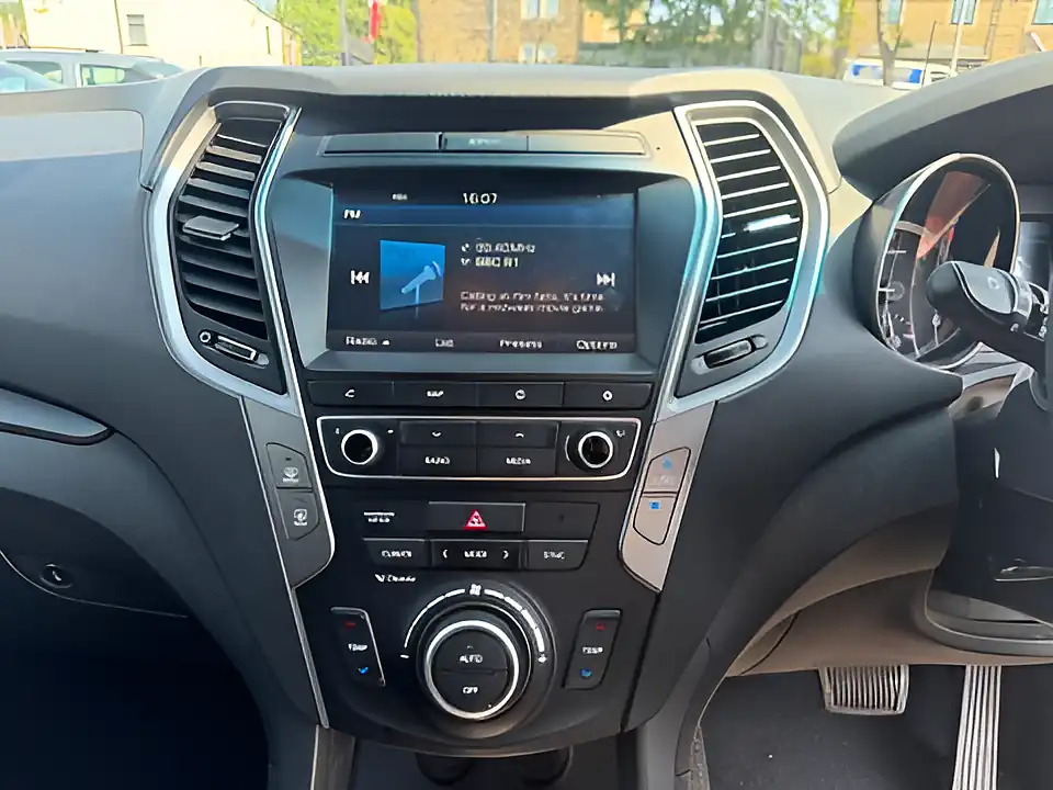 Used 2005 Hyundai Santa Fe Premium Blue Drive White - Interior and Exterior details 14