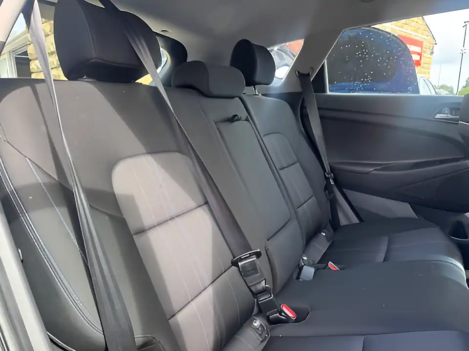 Used 2005 Hyundai Tucson S Blue Drive Phantom Black - Interior and Exterior details 7