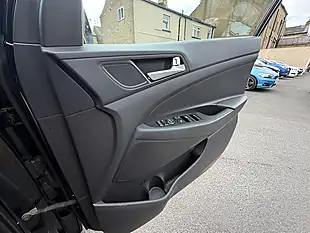 Used 2005 Hyundai Tucson S Connect Black - Interior and Exterior details 13