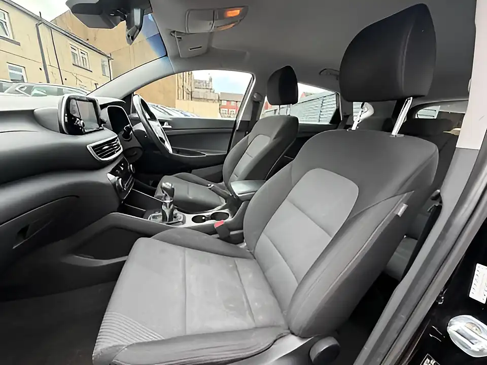 Used 2005 Hyundai Tucson S Connect Black - Interior and Exterior details 17