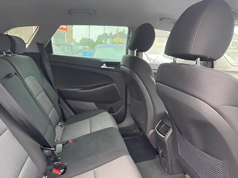 Used 2005 Hyundai Tucson Se Nav Micron Grey - Interior and Exterior details 9
