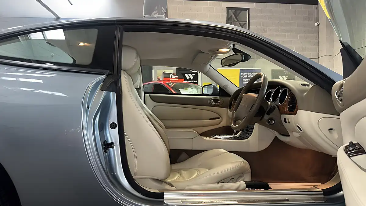 Used 2005 Jaguar XK8 Coupe Blue - Interior and Exterior details 10