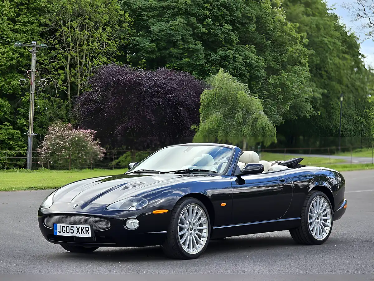 Used 2005 Jaguar Xkr Black - Front View