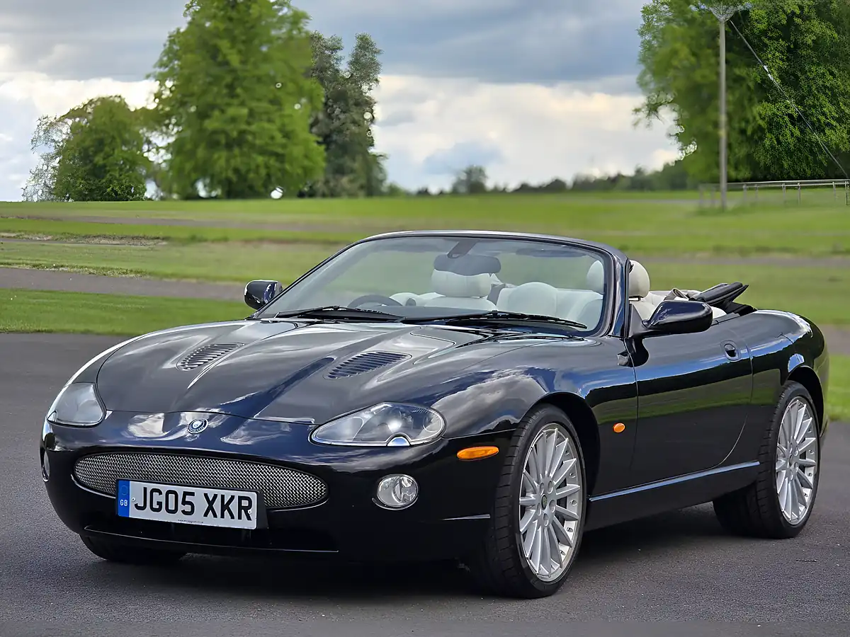 Used 2005 Jaguar Xkr Black - Interior and Exterior details 11