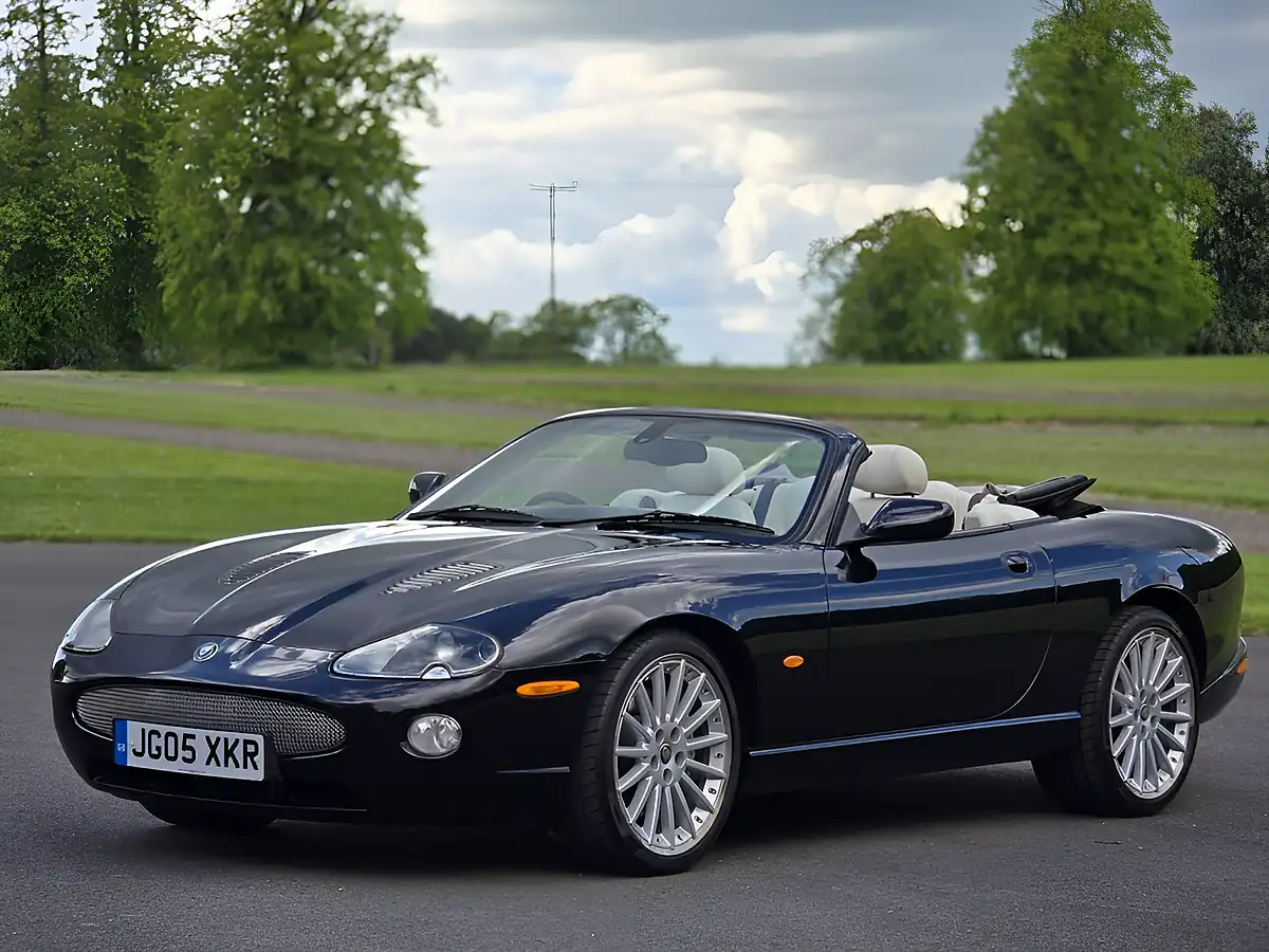 Used 2005 Jaguar Xkr Black - Interior and Exterior details 14