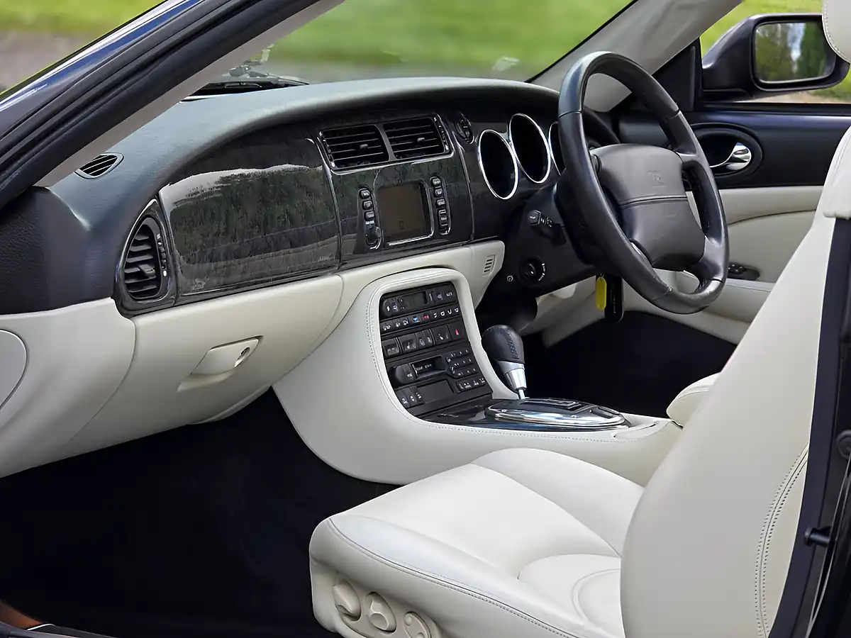 Used 2005 Jaguar Xkr Black - Interior and Exterior details 4