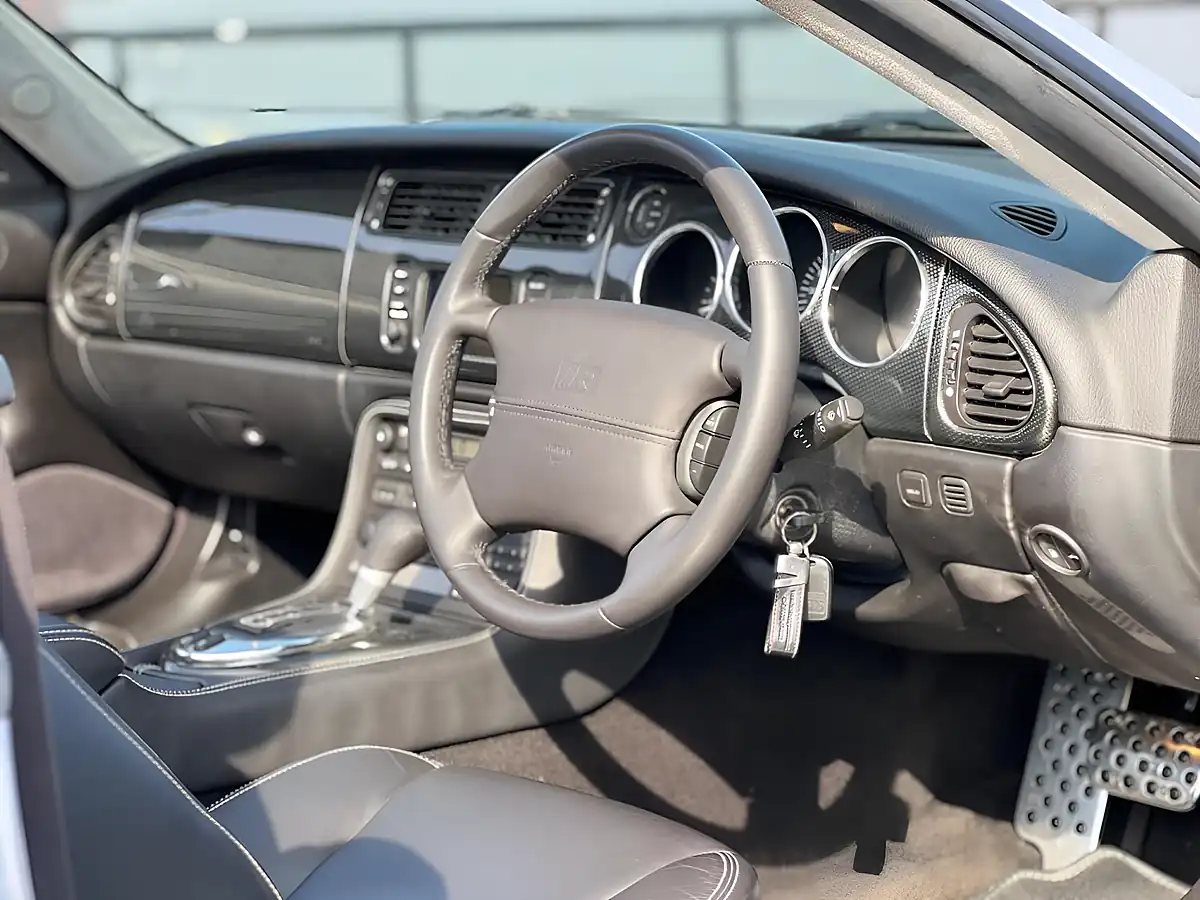 Used 2005 Jaguar Xkr-S Silver - Interior and Exterior details 19
