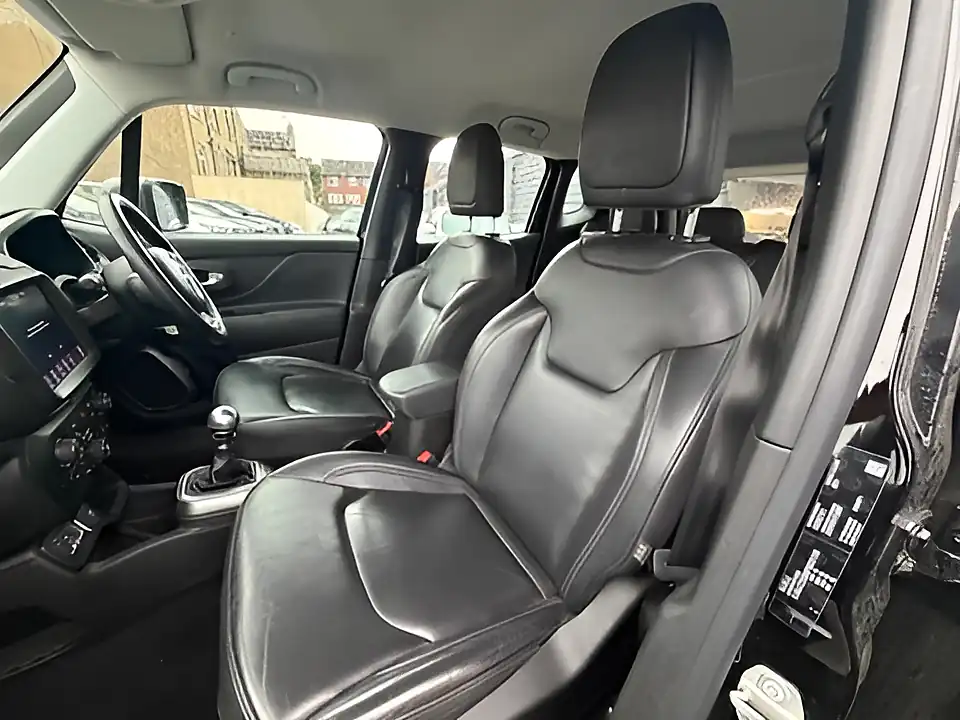 Used 2005 Jeep Renegade Limited Black - Interior and Exterior details 10