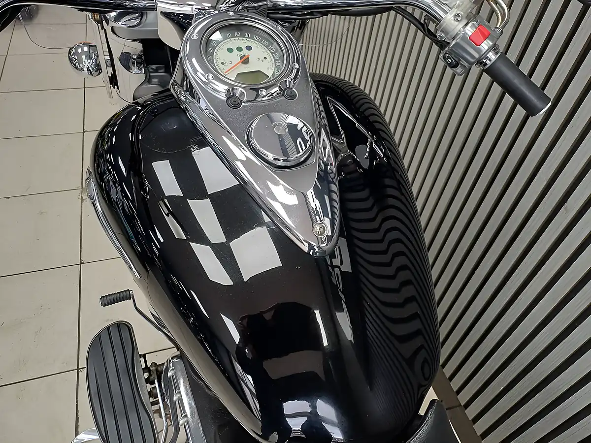 Used 2005 Kawasaki Vulcan 2000 Black - Interior and Exterior details 10