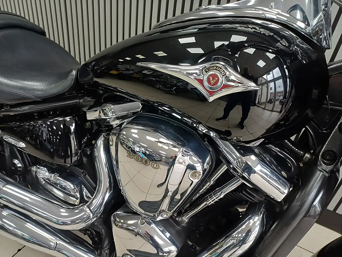 Used 2005 Kawasaki Vulcan 2000 Black - Interior and Exterior details 11
