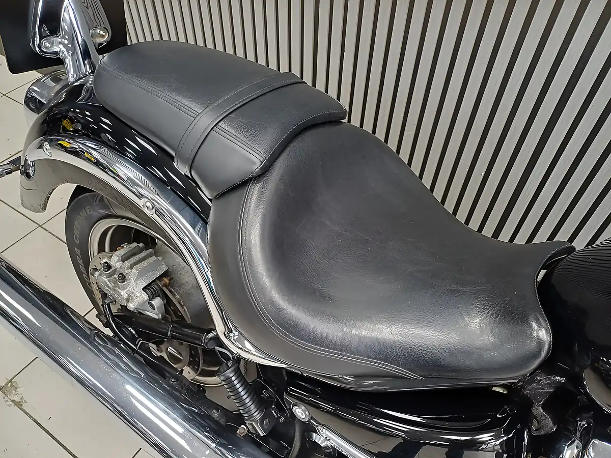 Used 2005 Kawasaki Vulcan 2000 Black - Interior and Exterior details 14