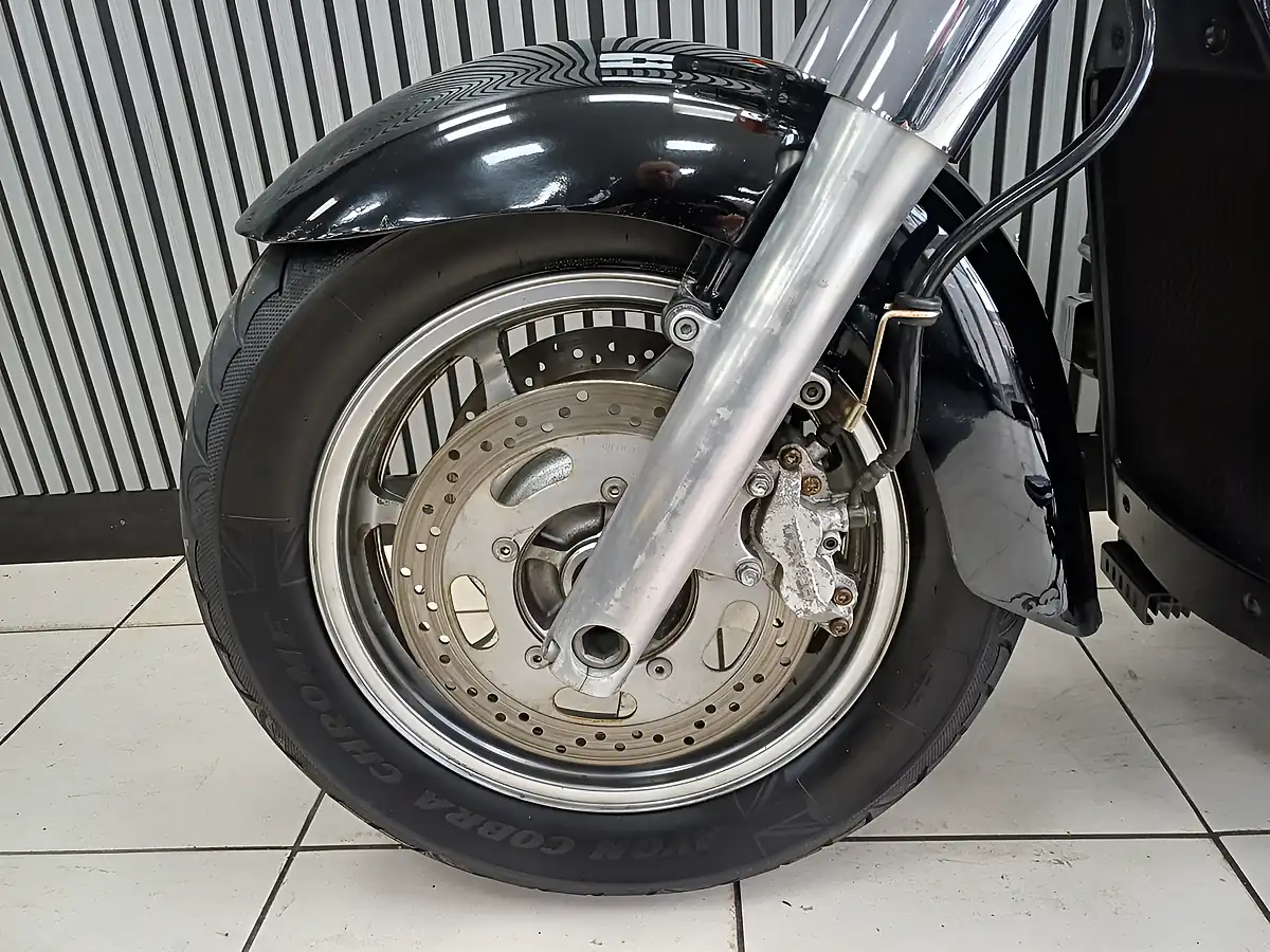 Used 2005 Kawasaki Vulcan 2000 Black - Interior and Exterior details 16
