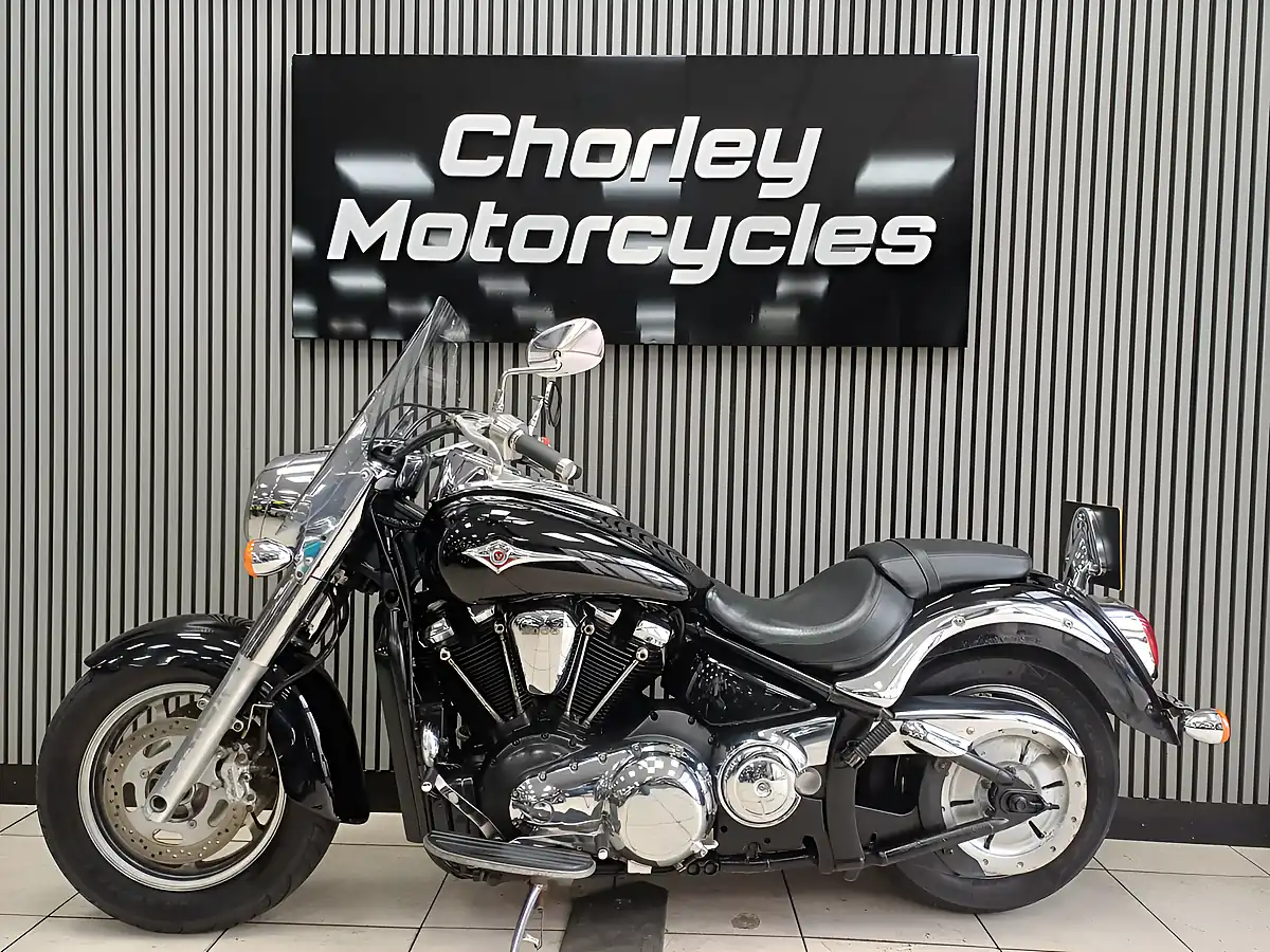 Used 2005 Kawasaki Vulcan 2000 Black - Interior and Exterior details 2