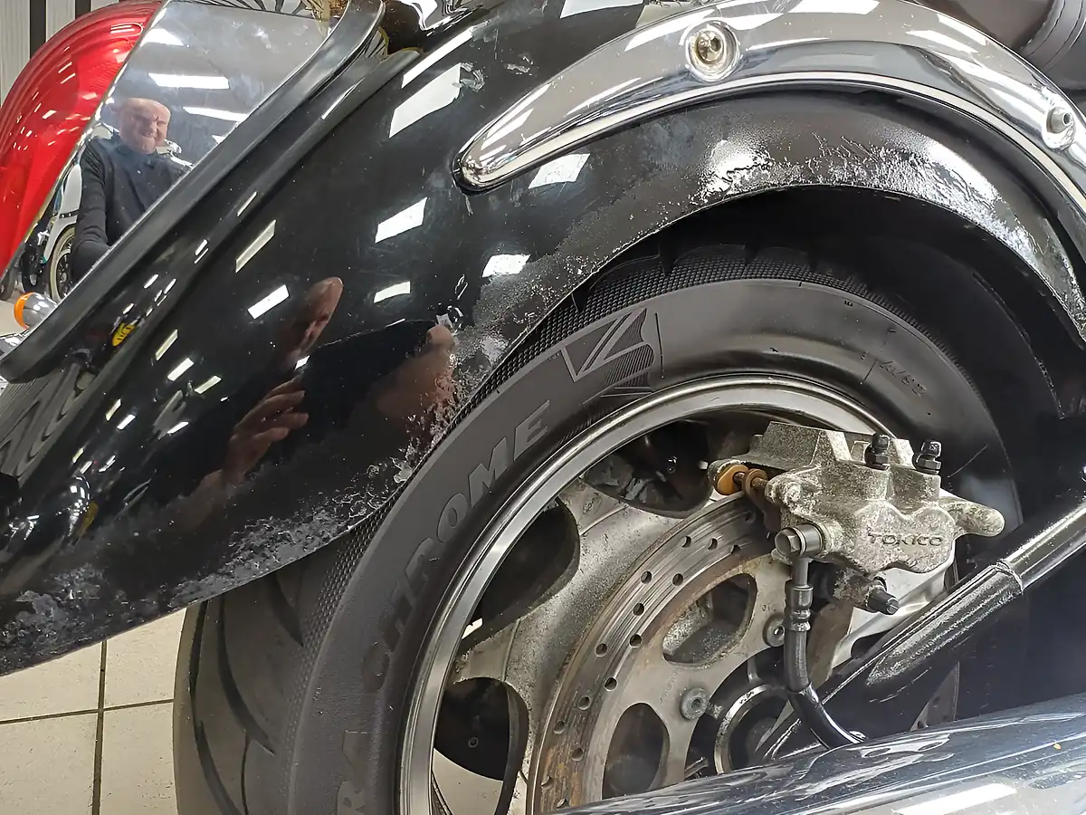 Used 2005 Kawasaki Vulcan 2000 Black - Interior and Exterior details 20
