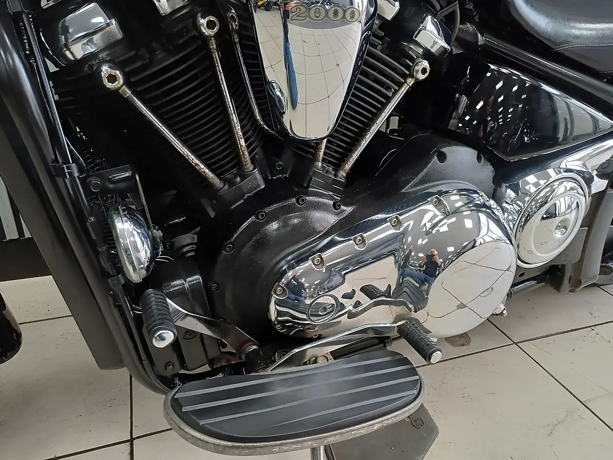 Used 2005 Kawasaki Vulcan 2000 Black - Interior and Exterior details 5