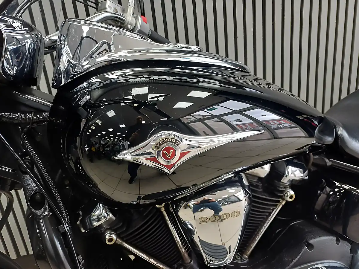 Used 2005 Kawasaki Vulcan 2000 Black - Interior and Exterior details 9