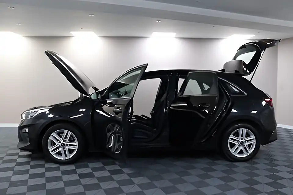Used 2005 Kia Ceed 2 Black - Interior and Exterior details 4