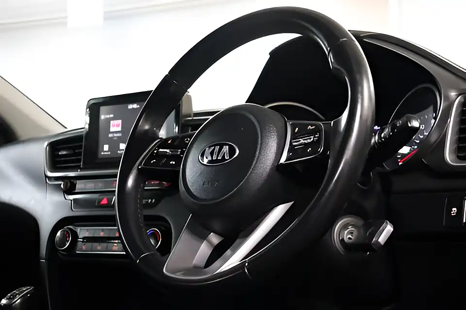 Used 2005 Kia Ceed 2 Black - Interior and Exterior details 9