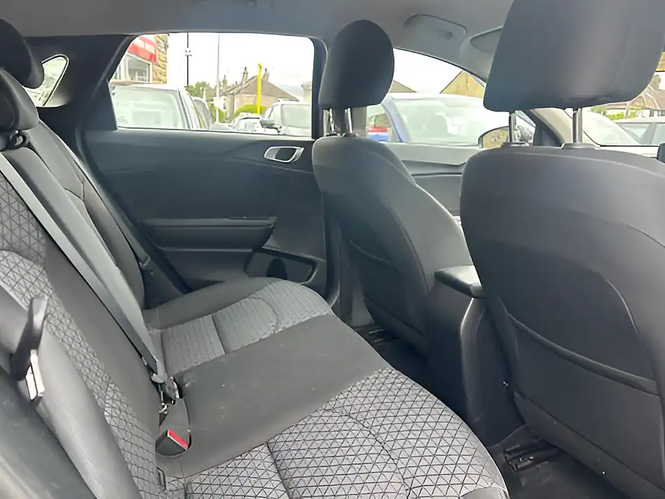 Used 2005 Kia Ceed 2 Grey - Interior and Exterior details 10