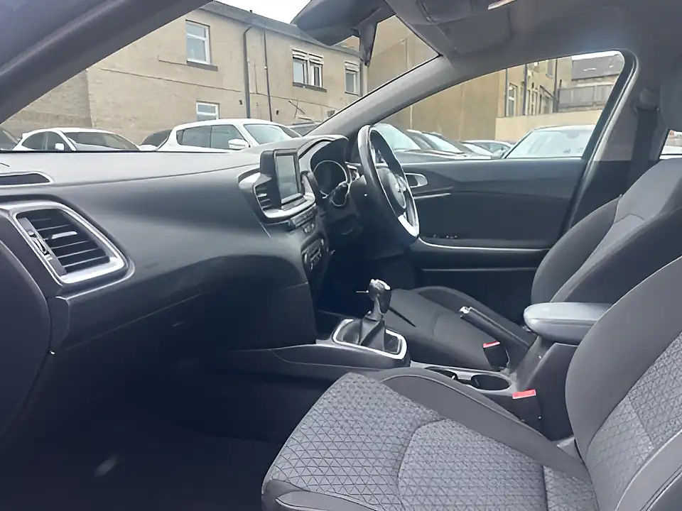 Used 2005 Kia Ceed 2 Grey - Interior and Exterior details 8