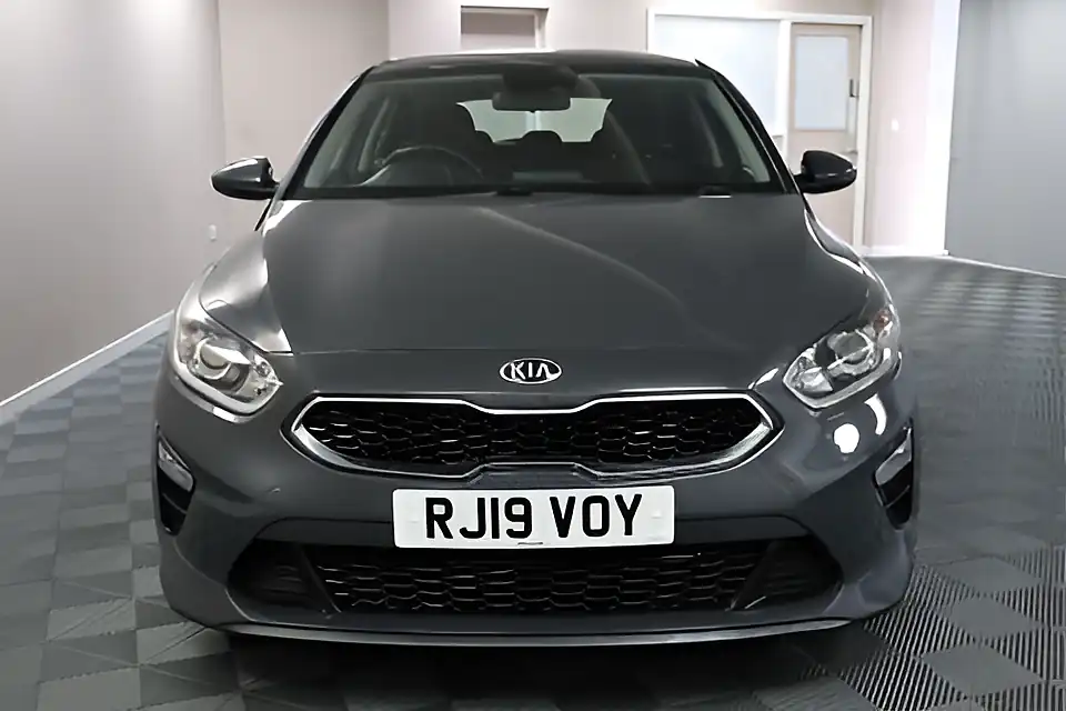 Used 2005 Kia Ceed 2 Grey - Interior and Exterior details 2