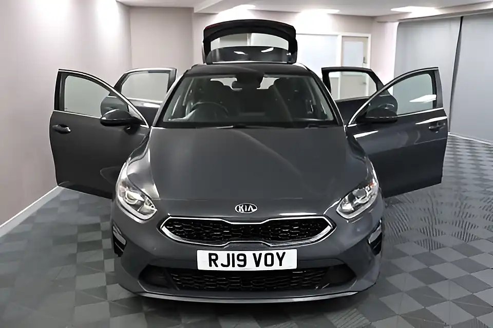 Used 2005 Kia Ceed 2 Grey - Interior and Exterior details 6
