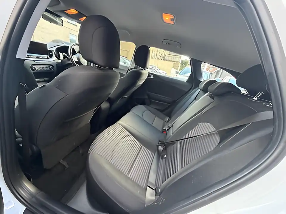 Used 2005 Kia Ceed 2 Nav Isg White - Interior and Exterior details 9