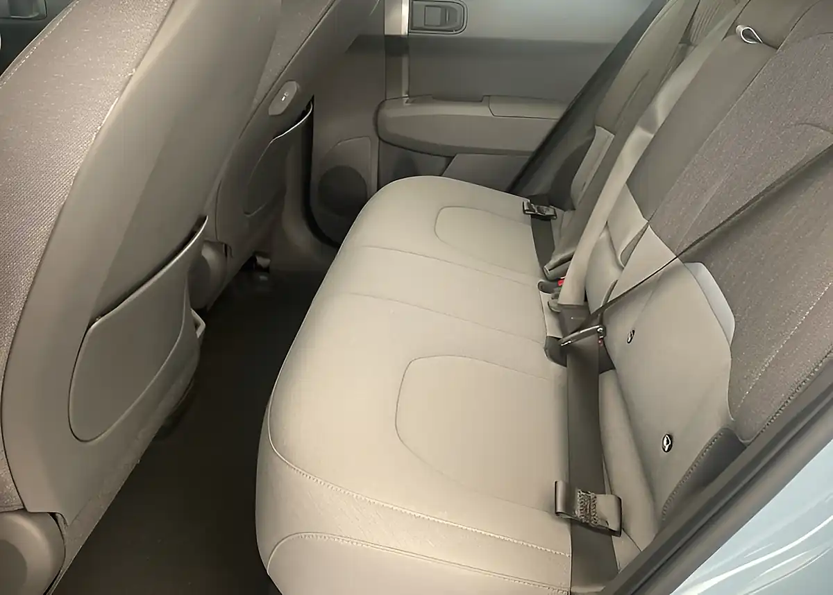 Used 2005 Kia EV3 Air Blue - Interior and Exterior details 12