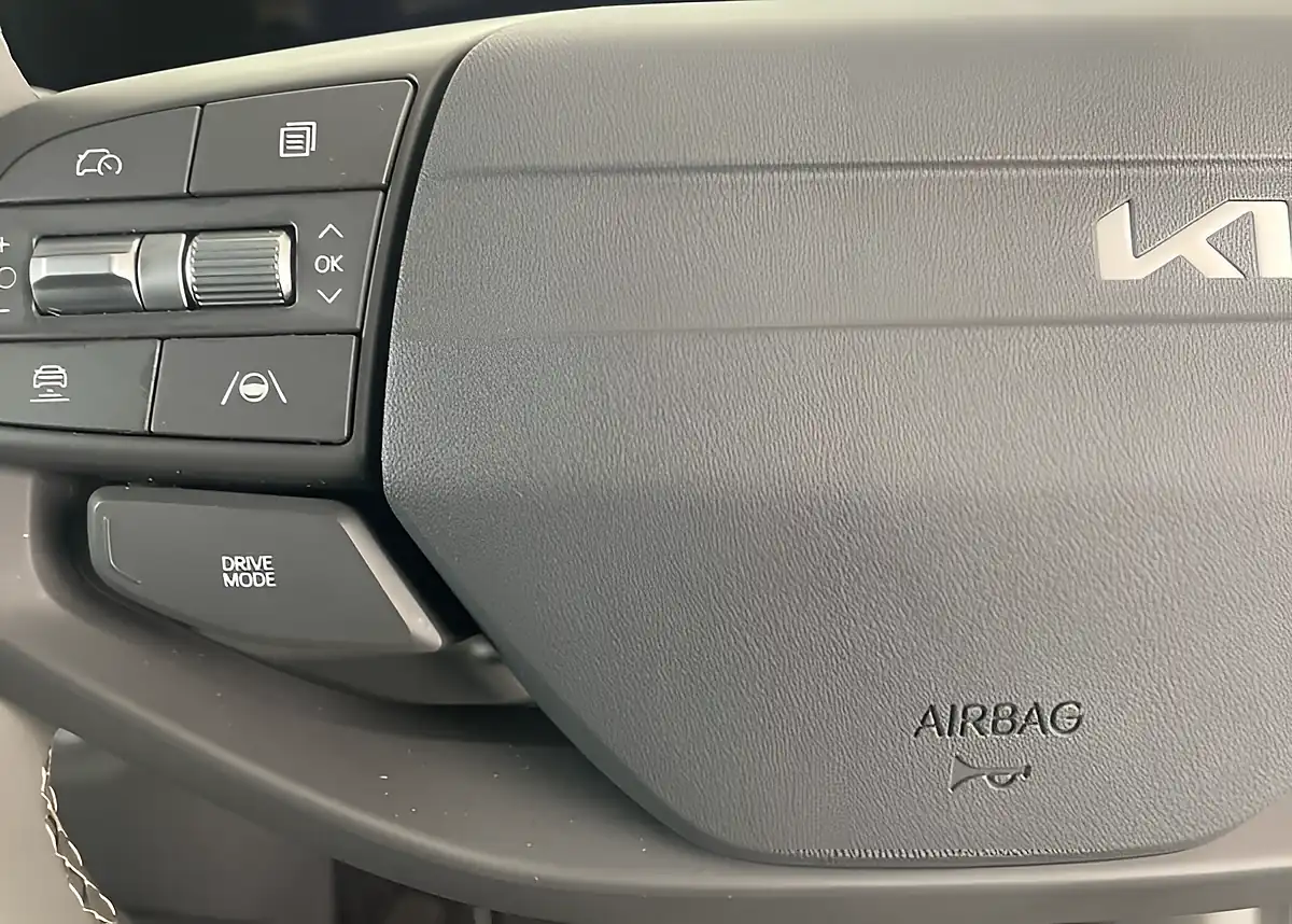 Used 2005 Kia EV3 Air Blue - Interior and Exterior details 19