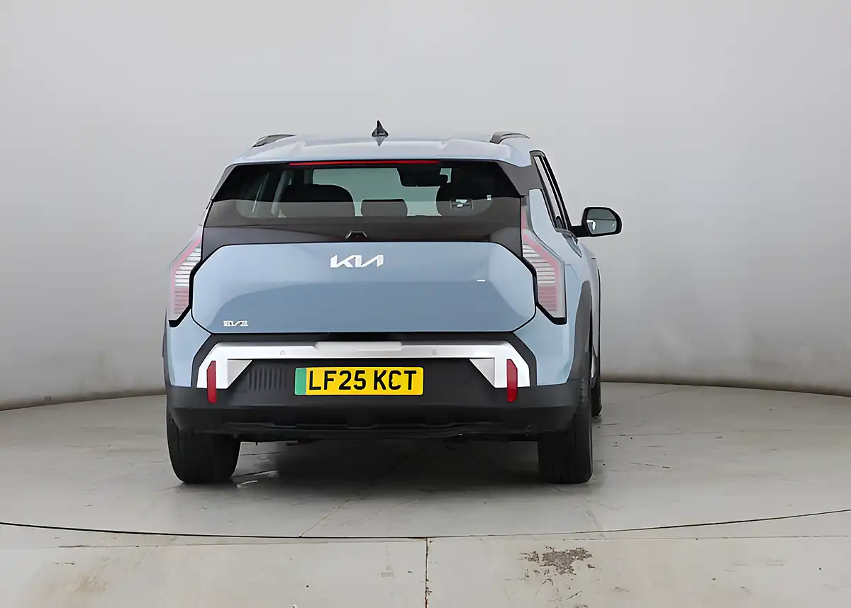 Used 2005 Kia EV3 Air Blue - Interior and Exterior details 4