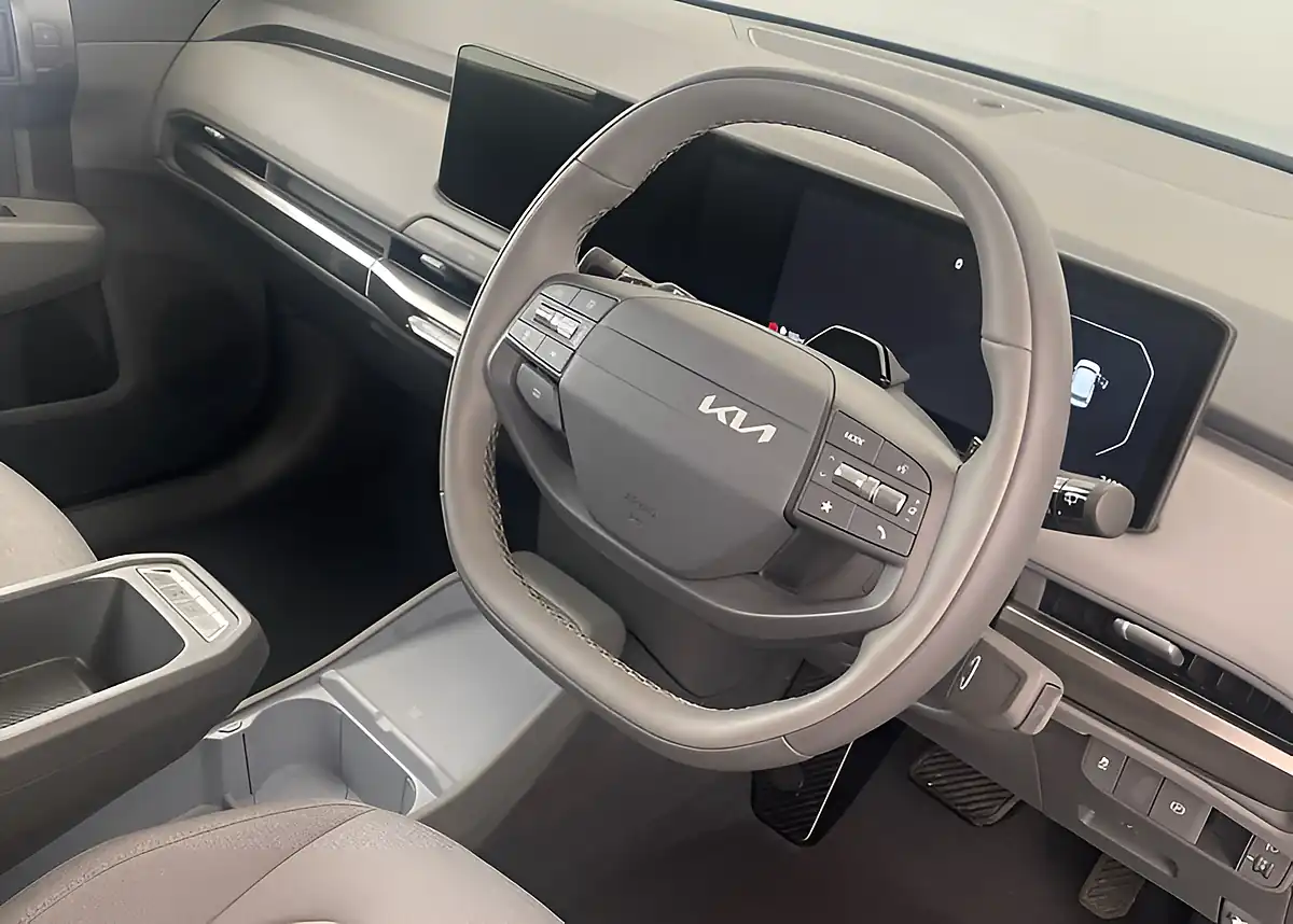 Used 2005 Kia EV3 Air Blue - Interior and Exterior details 7