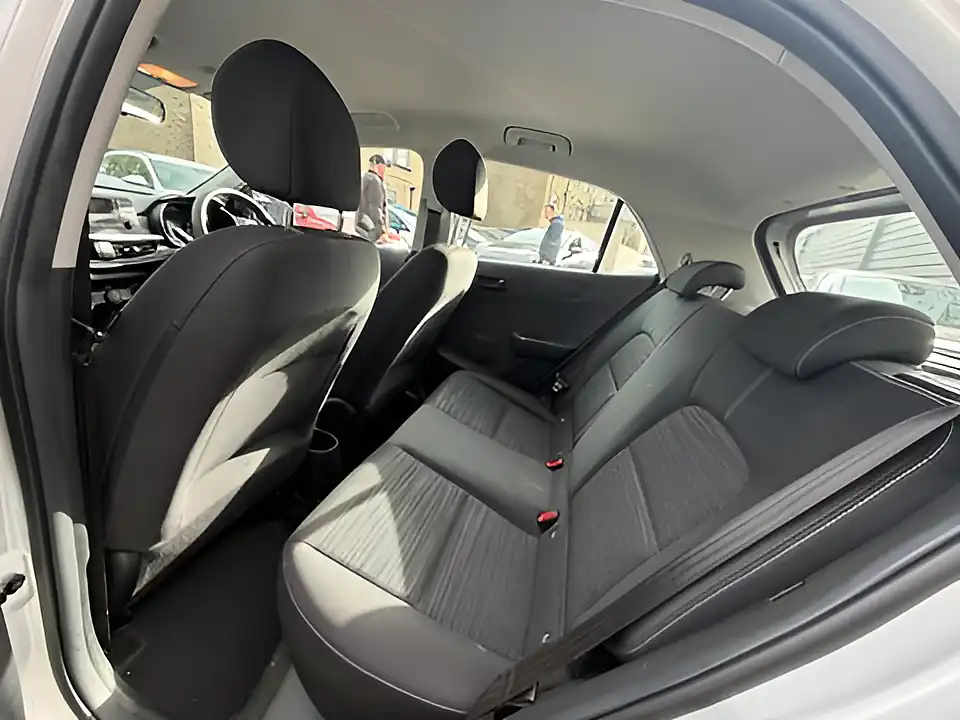 Used 2005 Kia Picanto 1 Silver - Interior and Exterior details 9