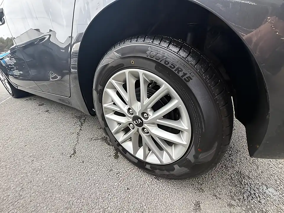 Used 2005 Kia Rio 2 Grey - Interior and Exterior details 9