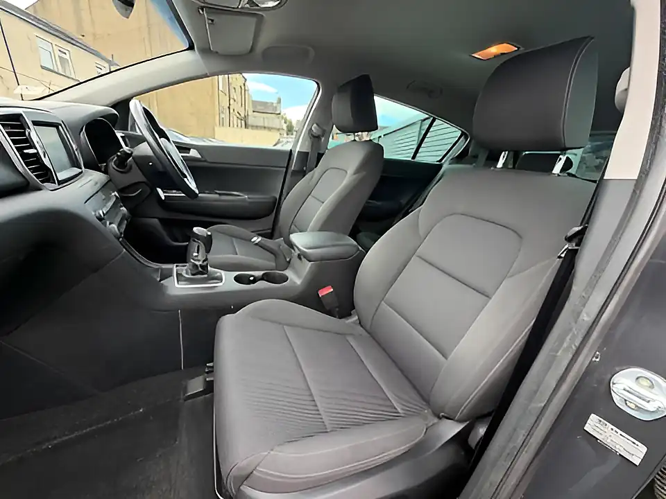 Used 2005 Kia Sportage 2 Silver - Interior and Exterior details 15