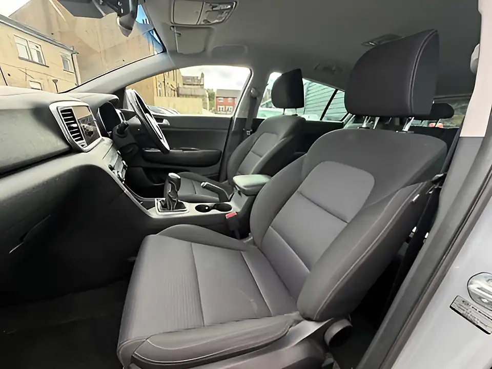 Used 2005 Kia Sportage 2 Silver - Interior and Exterior details 12
